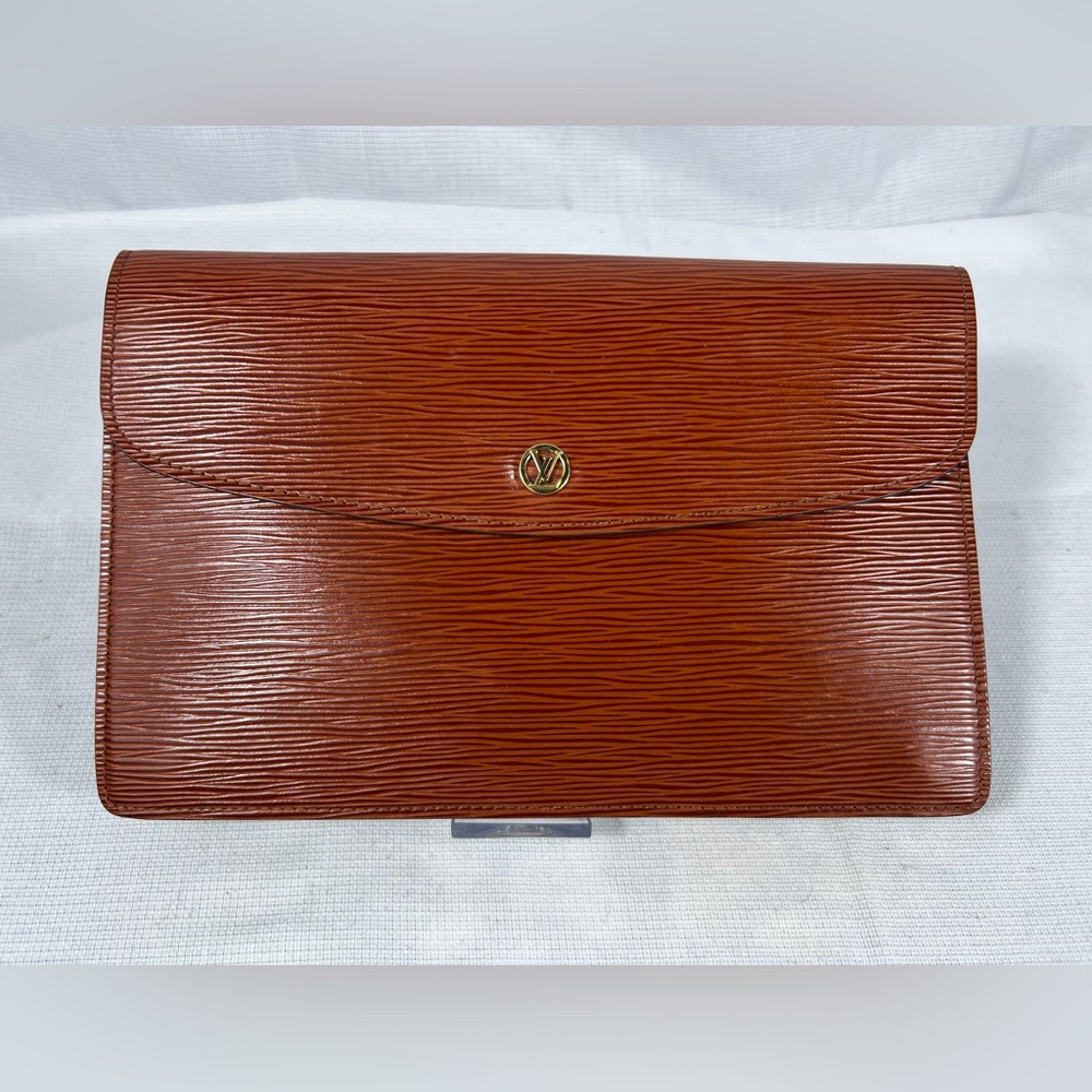 7015: Louis Vuitton Epi Pochette Envelope Clutch Cognac Brown